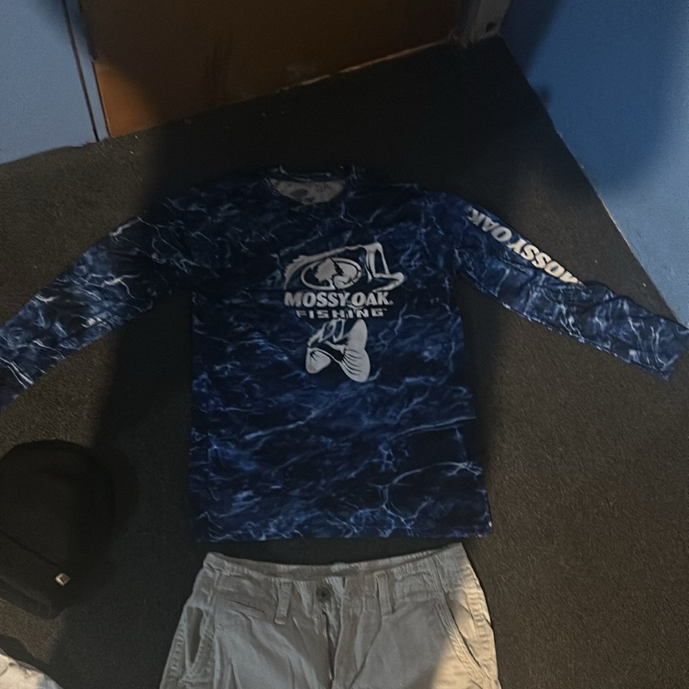 Massey Oak, blue shirt, long sleeve